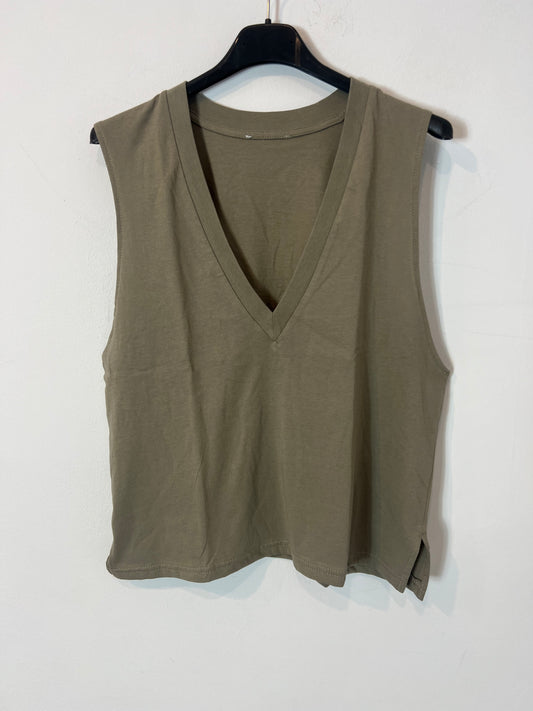 OTRAS. Camiseta verde escote pico. T S