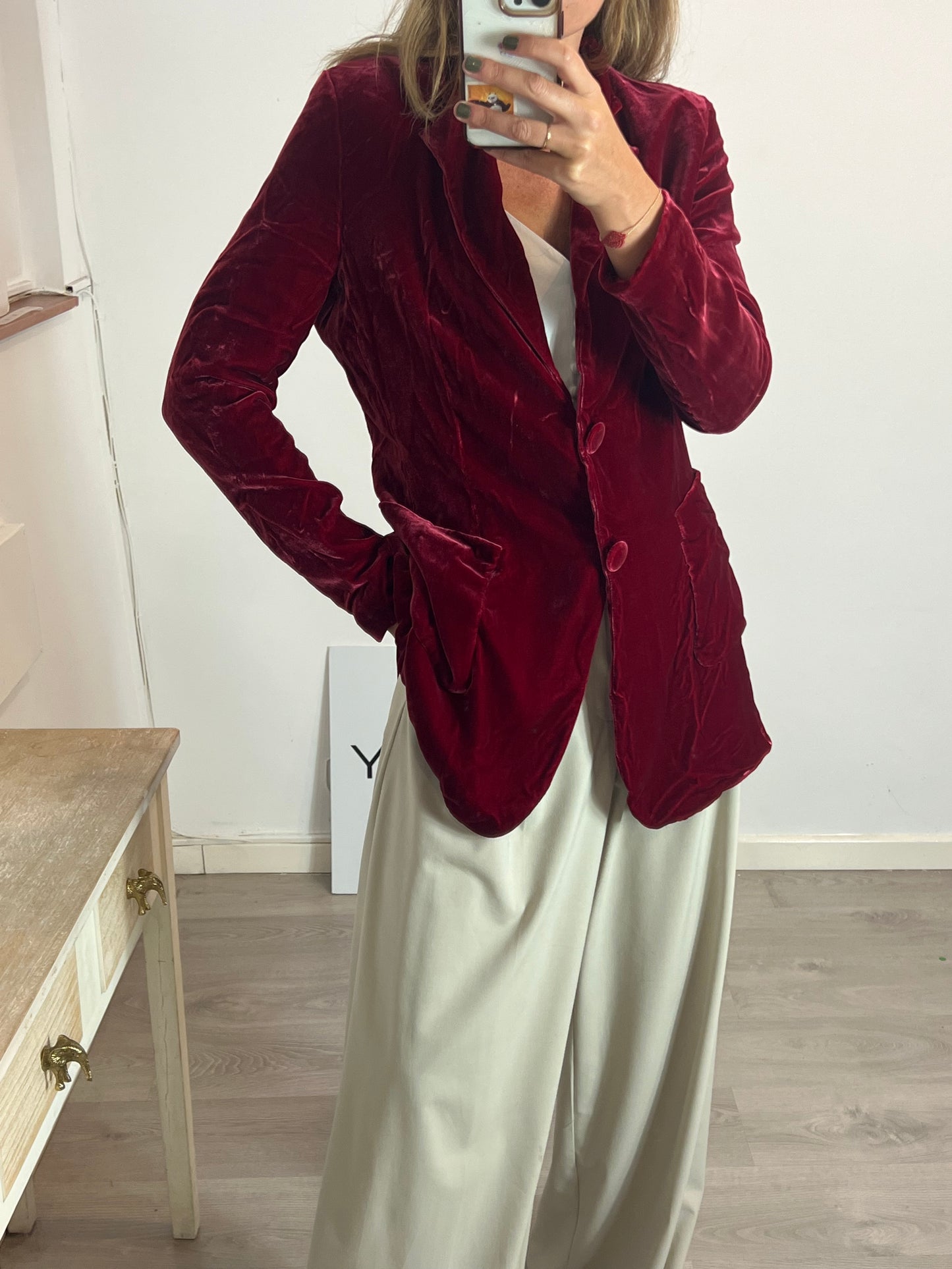 OTRAS. Blazer burdeos terciopelo. TM/L