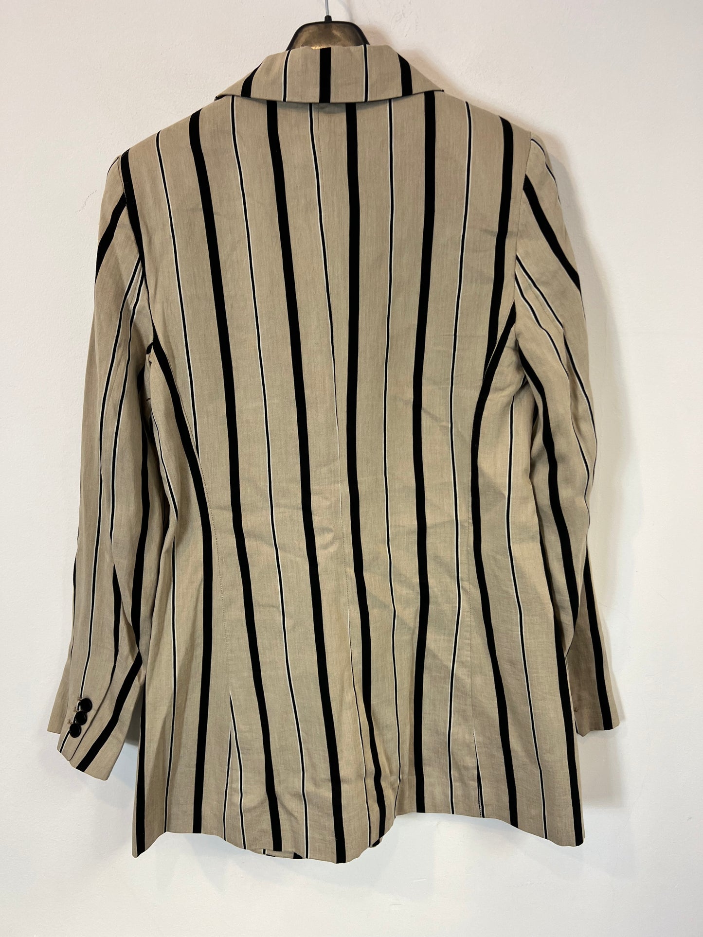 ZARA. Chaqueta color tostado rayas. T M