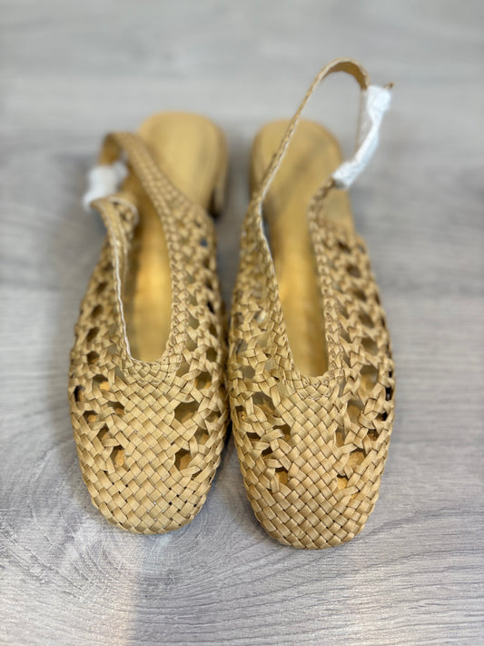 TINTORETTO. Zapato beige trenzado. T36