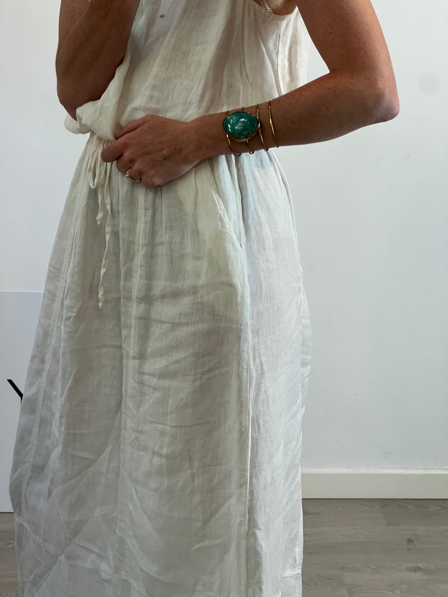 OTRAS. Pulsera dorada tiras