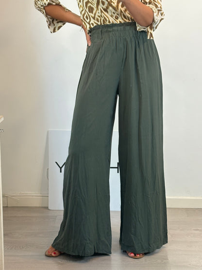OTRAS. Pantalón verde fluido. T S/M