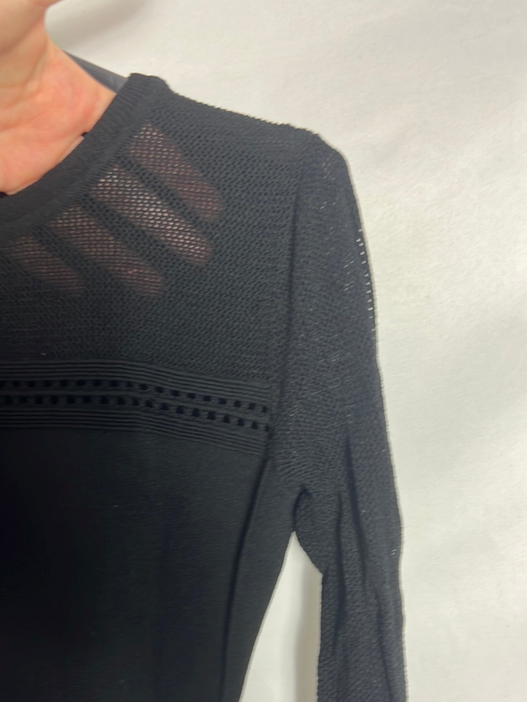 ZARA. Top punto negro apertura espalda. T M