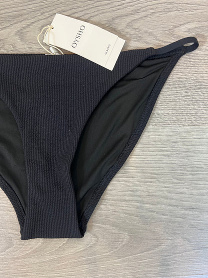 OYSHO. Black ribbed bikini bottoms with Ts straps