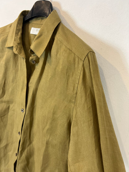 UNIQLO. Khaki green linen blouse. T XS