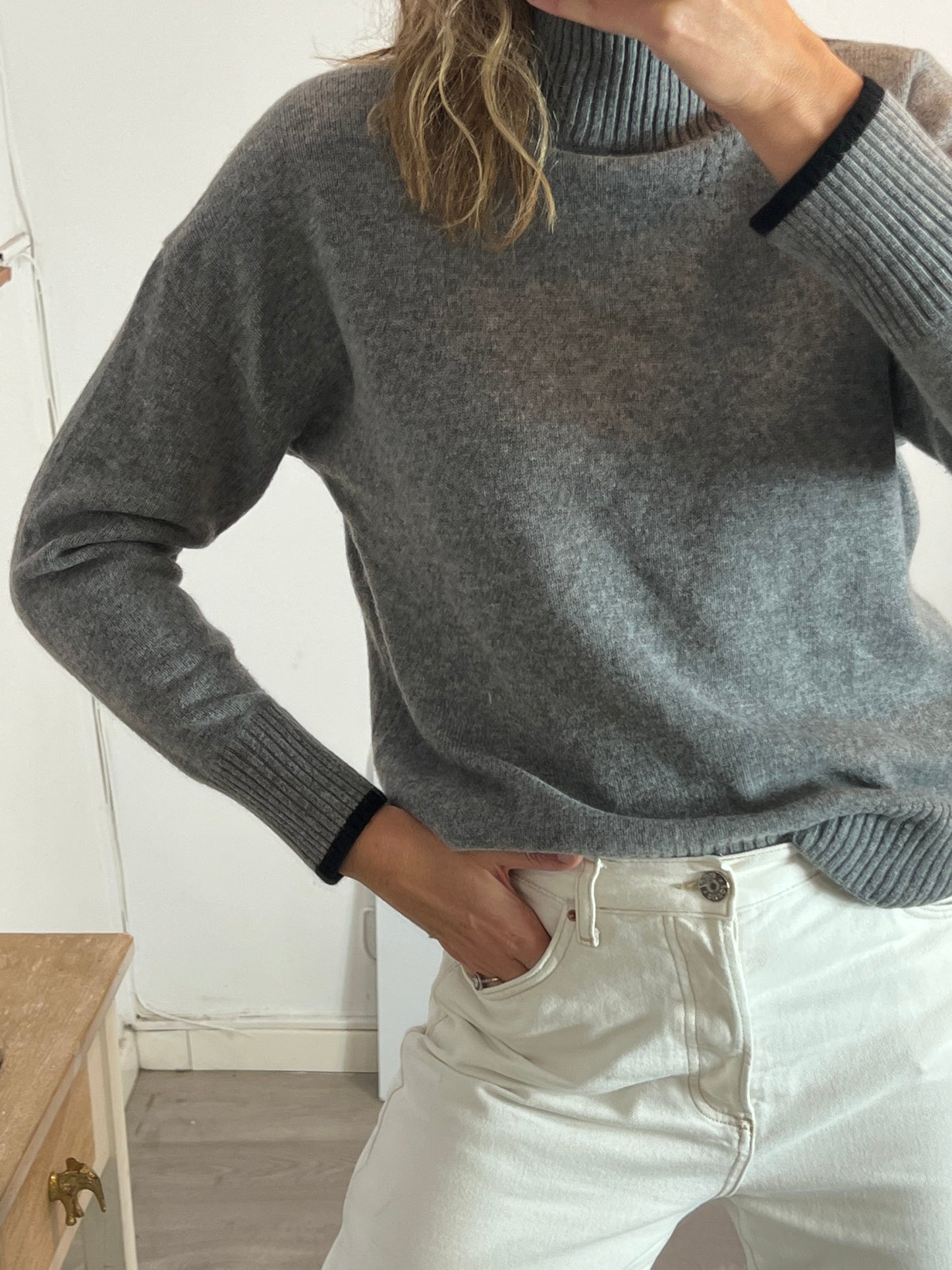 ABSOLUTE CASHMERE. Jersey gris cuello alto lana y cashemre. T XS(S)