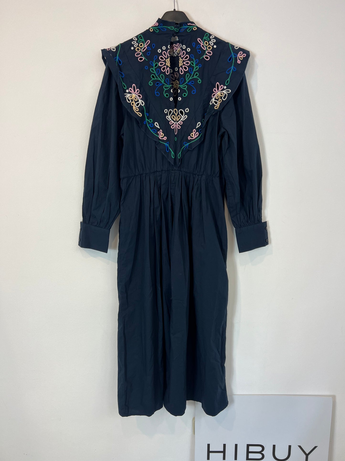 SFERA. Vestido midi azul bordados. T M