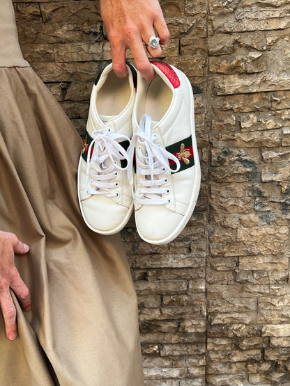 GUCCI. Zapatilla Ace con abeja T 37