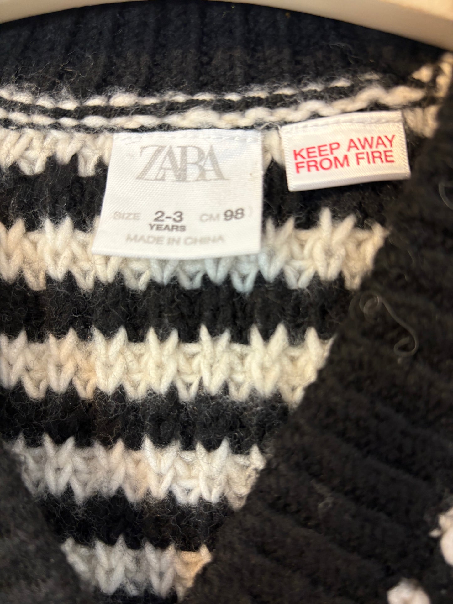 ZARA. Chaqueta punto rayas Z