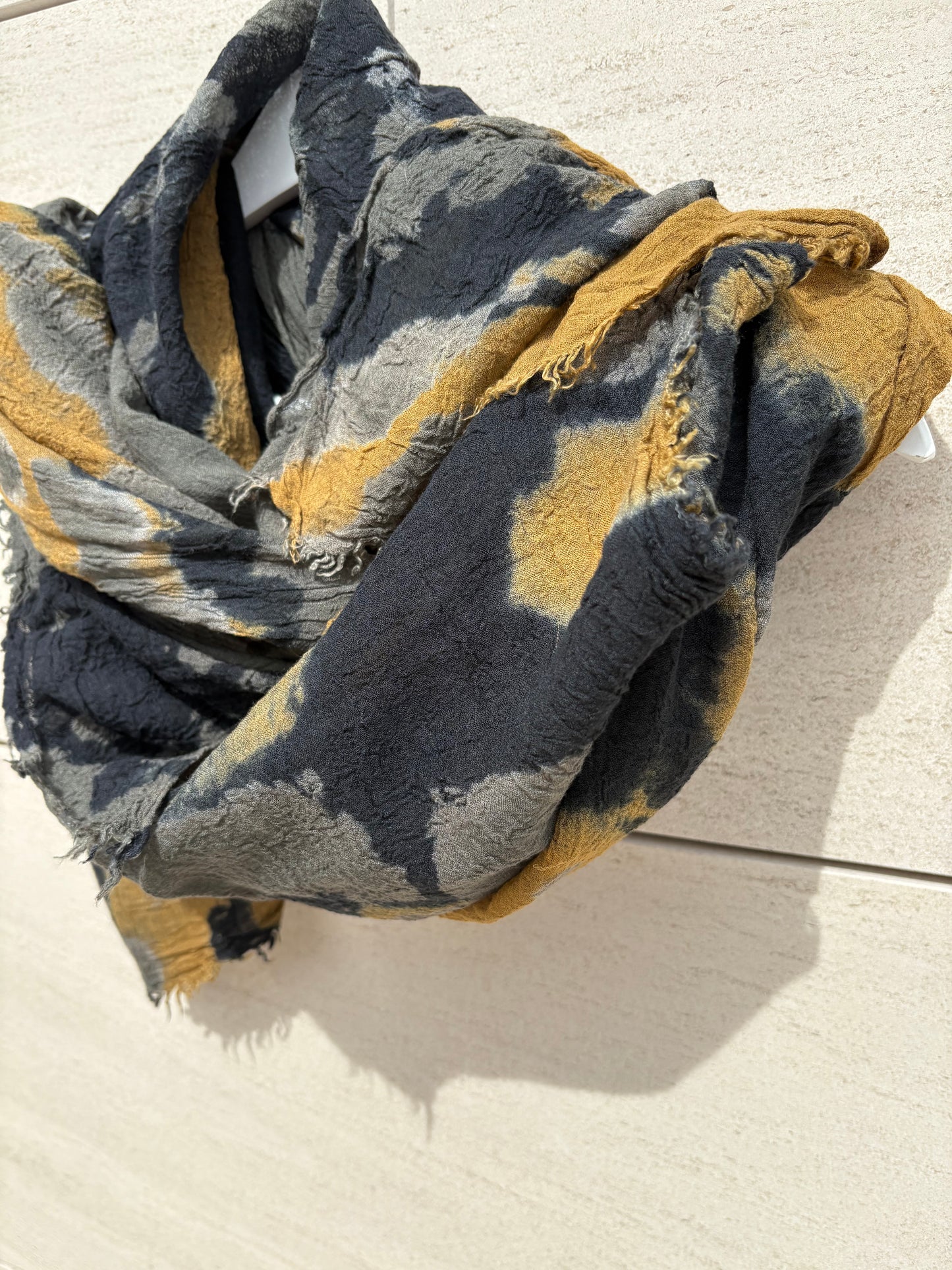 ZARA. Fular estampado verdes