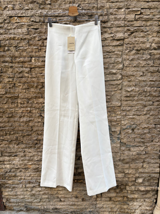 MANGO. Pantalón blanco pinza