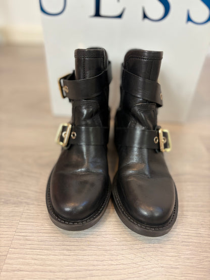 GUESS. Botines piel hebilla. T 36