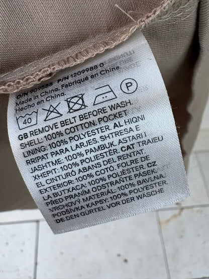 H&M. Gabardina larga beige