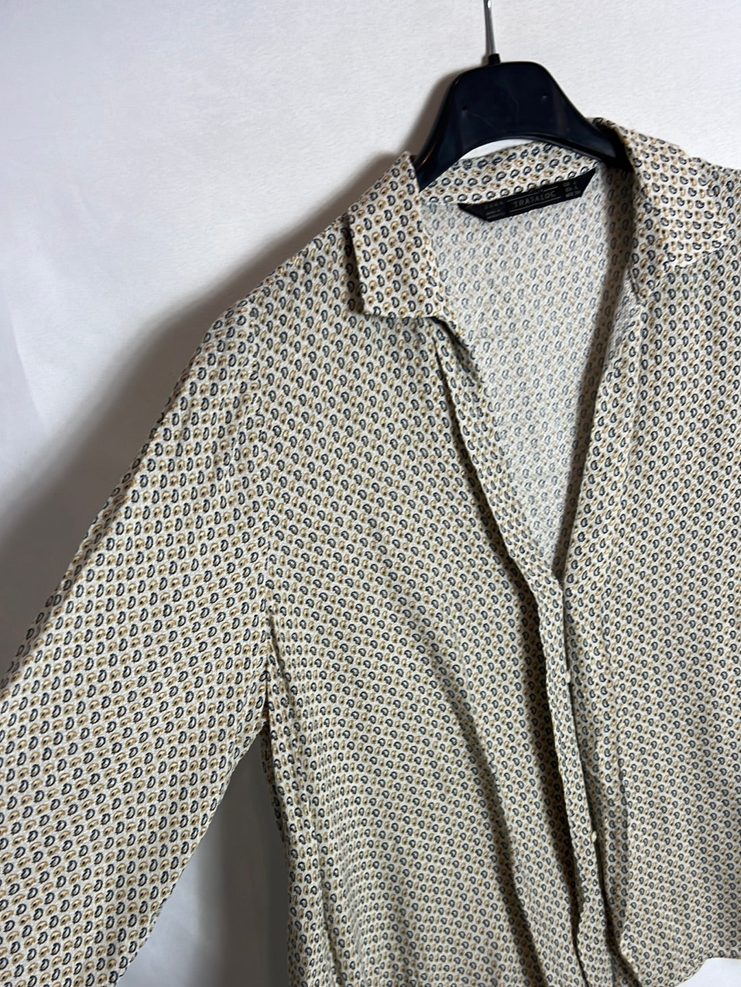 ZARA. Printed beige blouse. T.L.