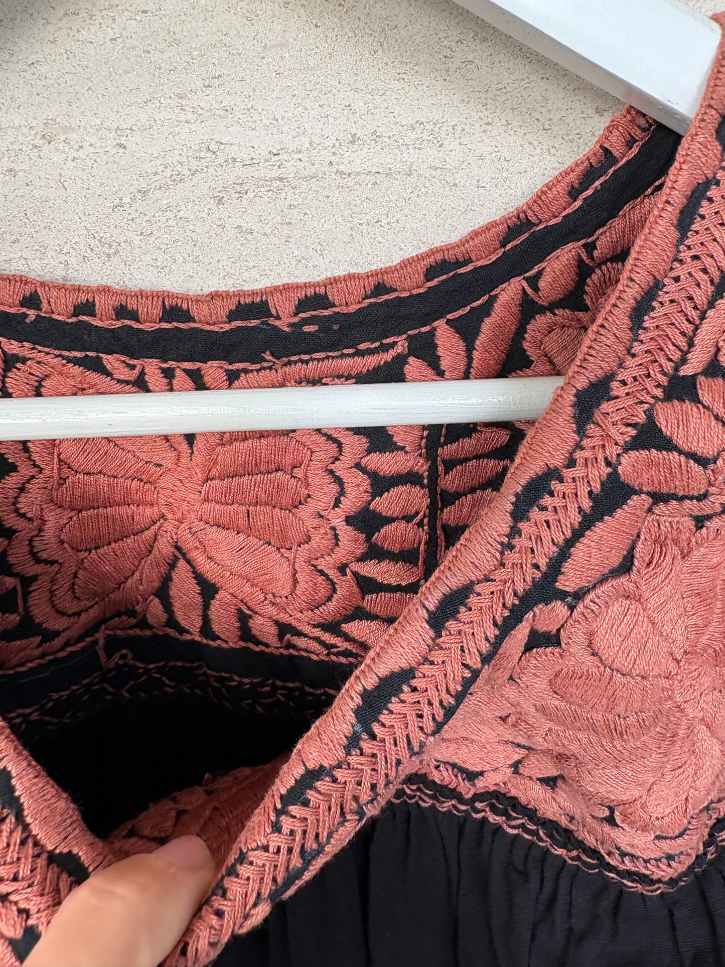 OTHERS. Black embroidered blouse. TS/M