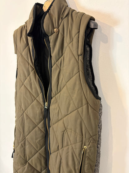 SFERA. Chaleco verde con lana