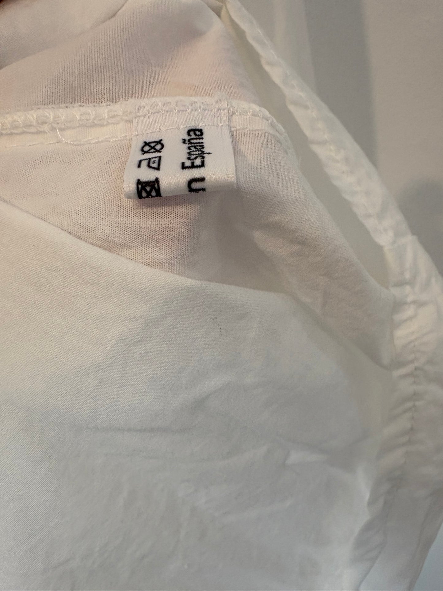 EXCUSEZ MOI! Camisa blanca detalle flores mini