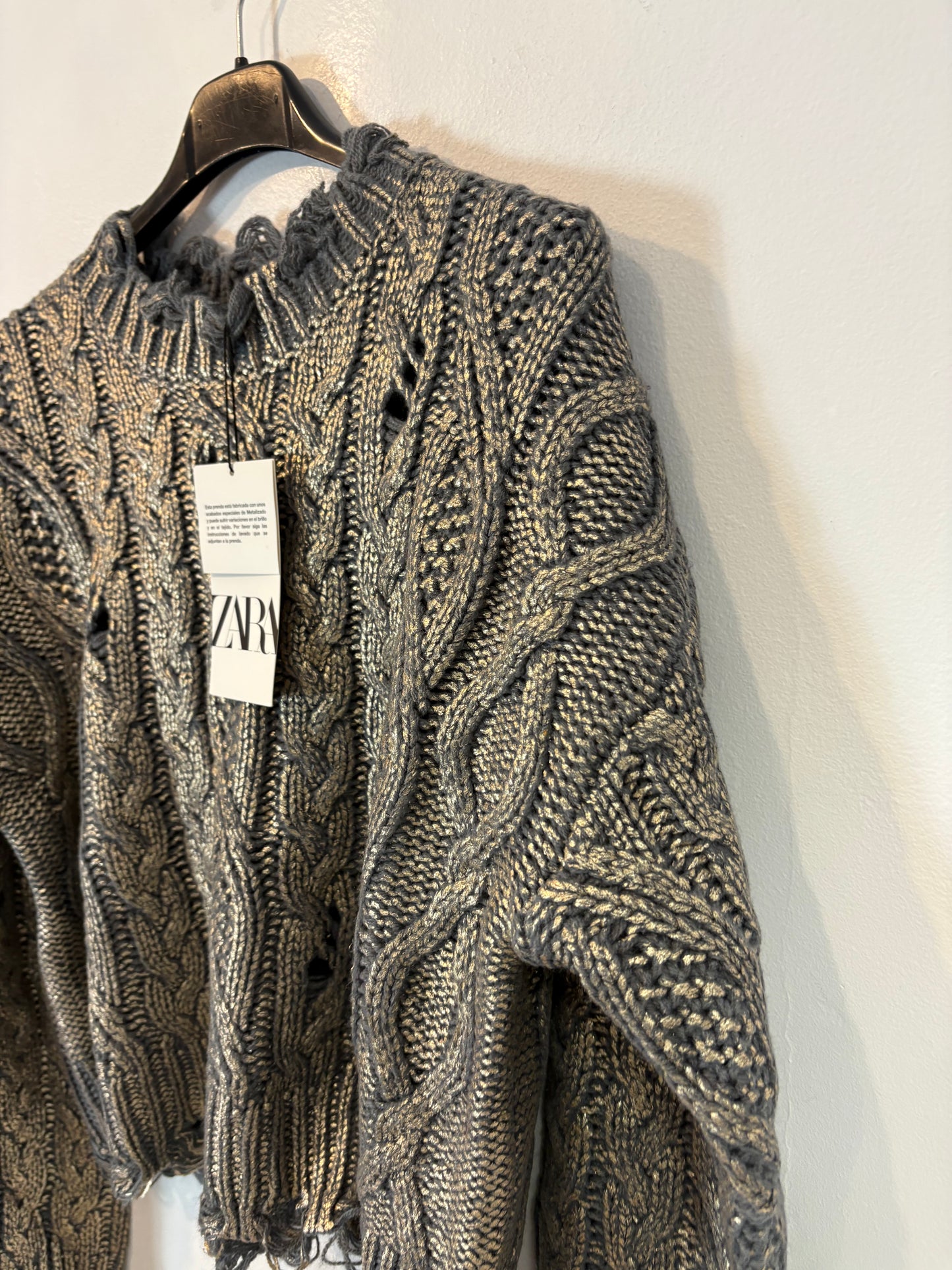 ZARA. Jersey gris ochos textura. T M