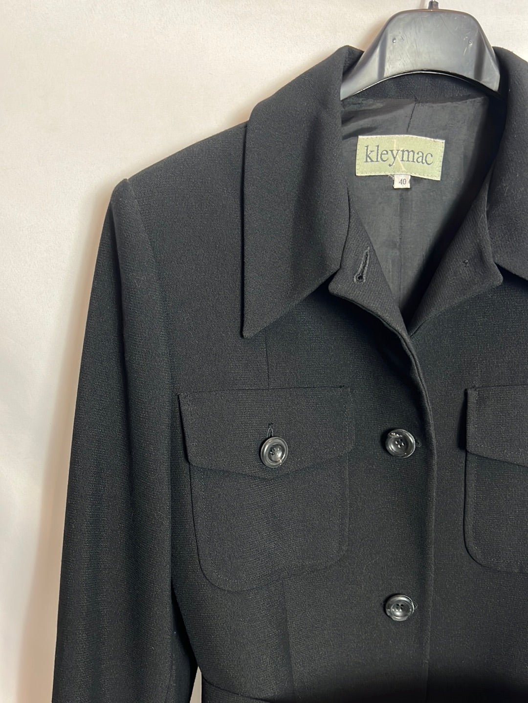 KLEYMAC. Chaqueta negra bolsillos. T 38