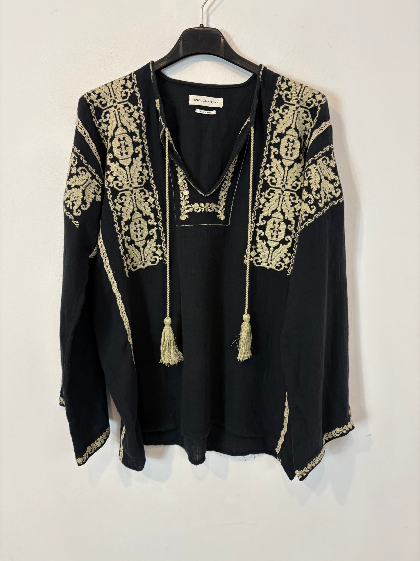 ISABEL MARANT ÉTOILE. Blusa negra bordados