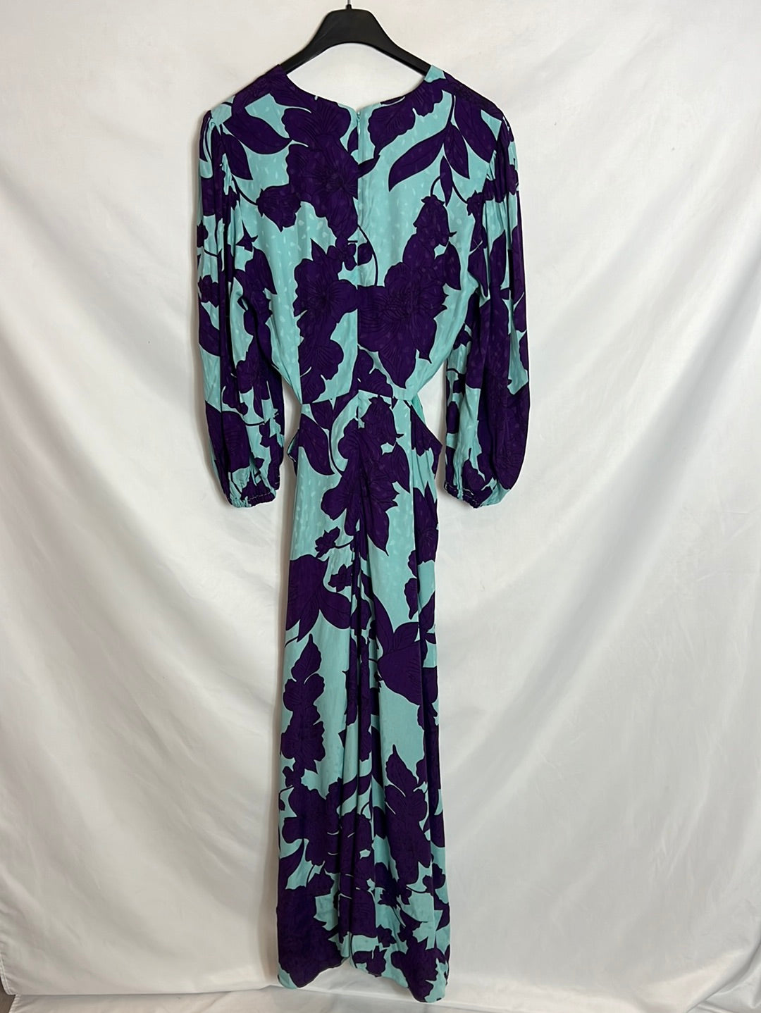 SEFRA UNIQUE. Long printed dress with slits. TS
