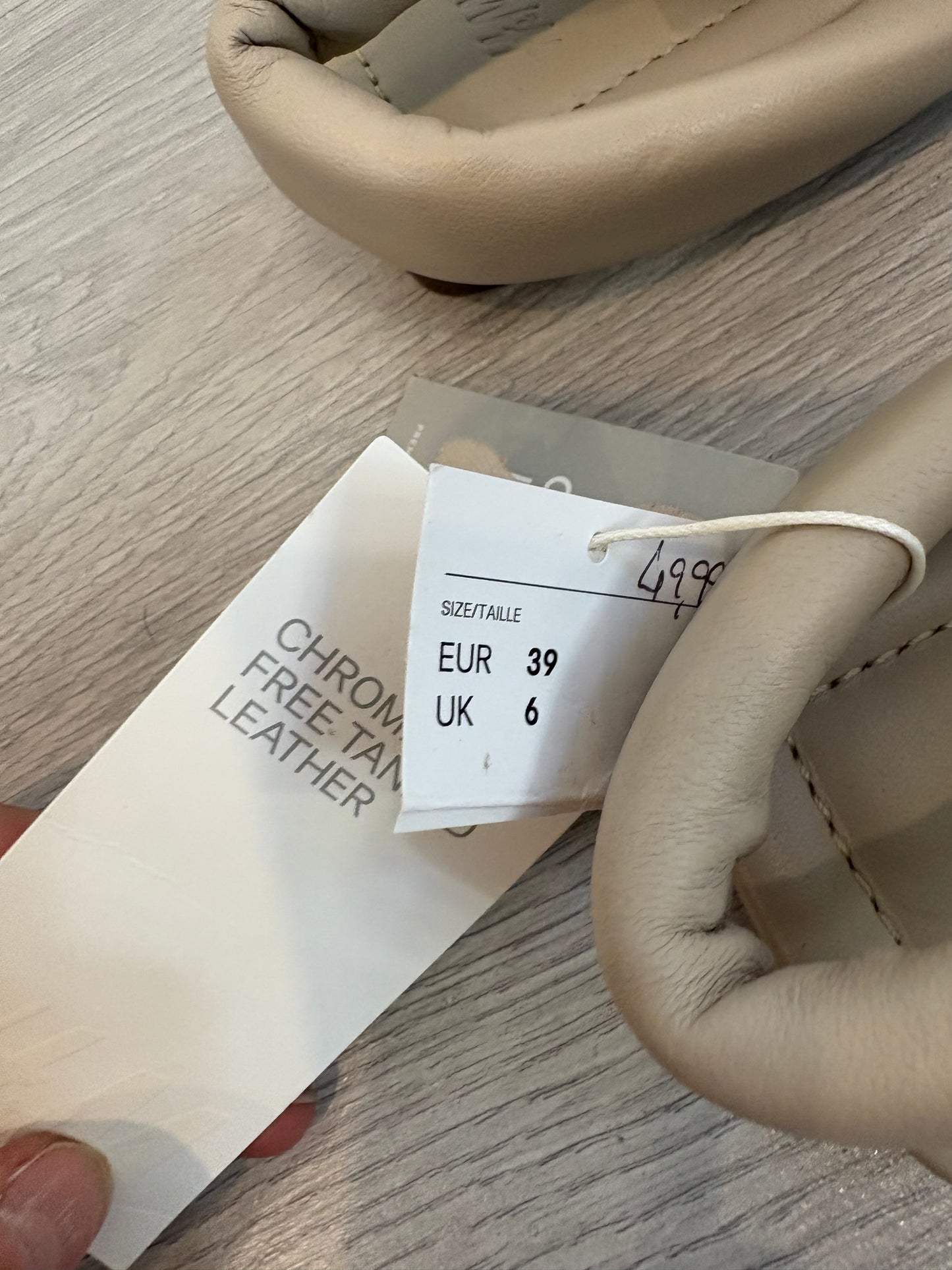 H&M. Sandalia piel cruzadas beige. T 39