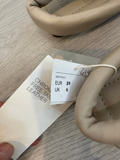 H&M. Sandalia piel cruzadas beige. T 39