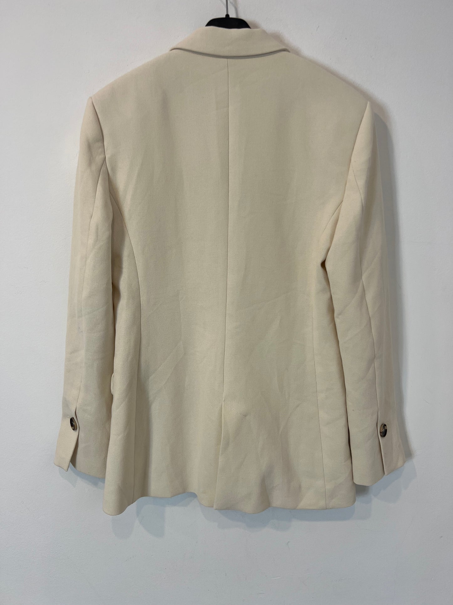 ZARA. Blazer beige fluida T.s