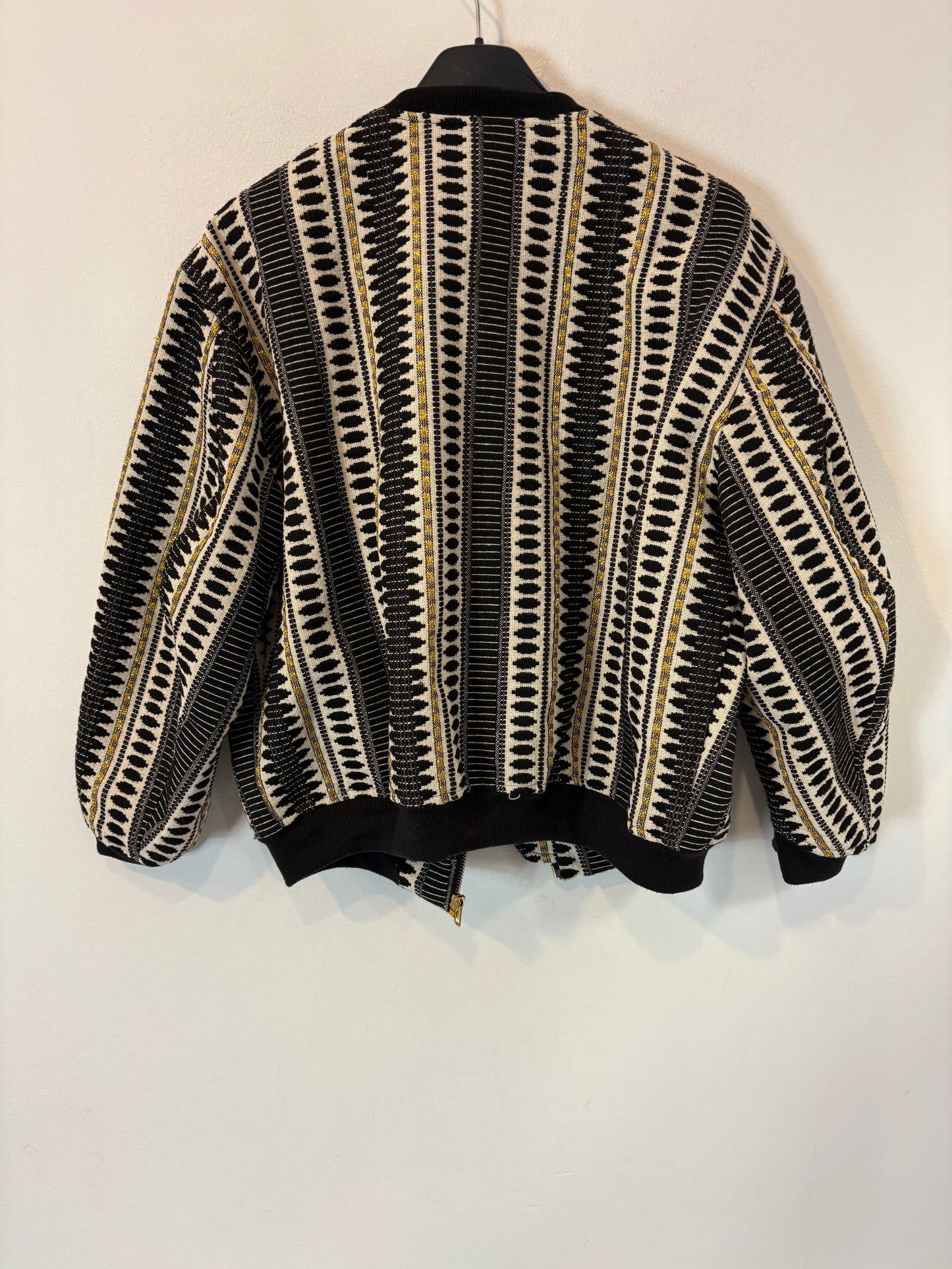 OTRAS. Bomber hilos dorados textura. T L