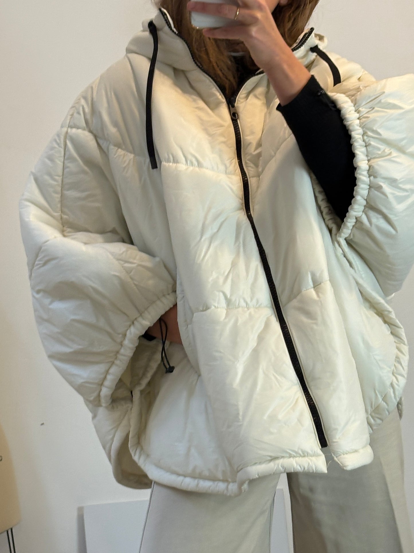 ZARA. Plumas blanco efecto capa