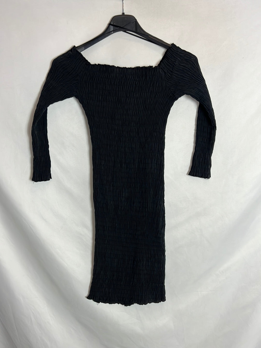 ZARA. Vestido corto entallado nido de abeja. T XS