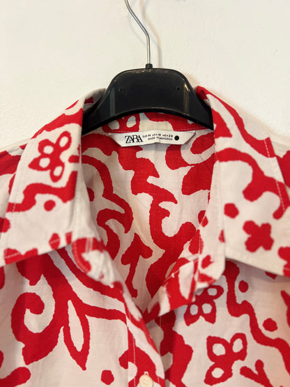 ZARA. Blusa estampado rojo T.m