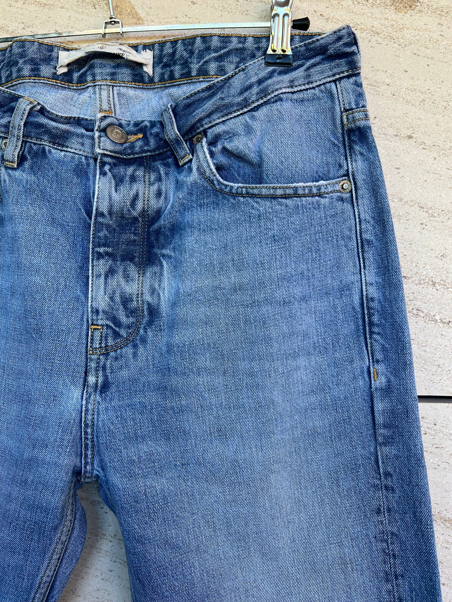 GOLDEN GOOSE. Denim recto estilo momfit. T 30 (38)