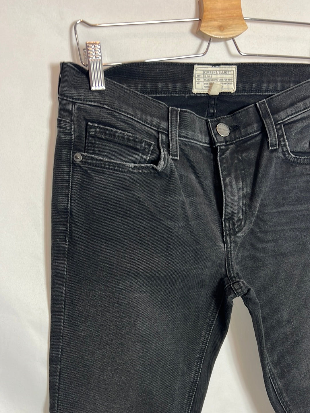 CURRENT ELLIOT. Denim crop negro detalle borlas. T 27(38)