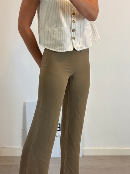 ARMANI COLLEZIONI. Khaki flowy pants. T 40