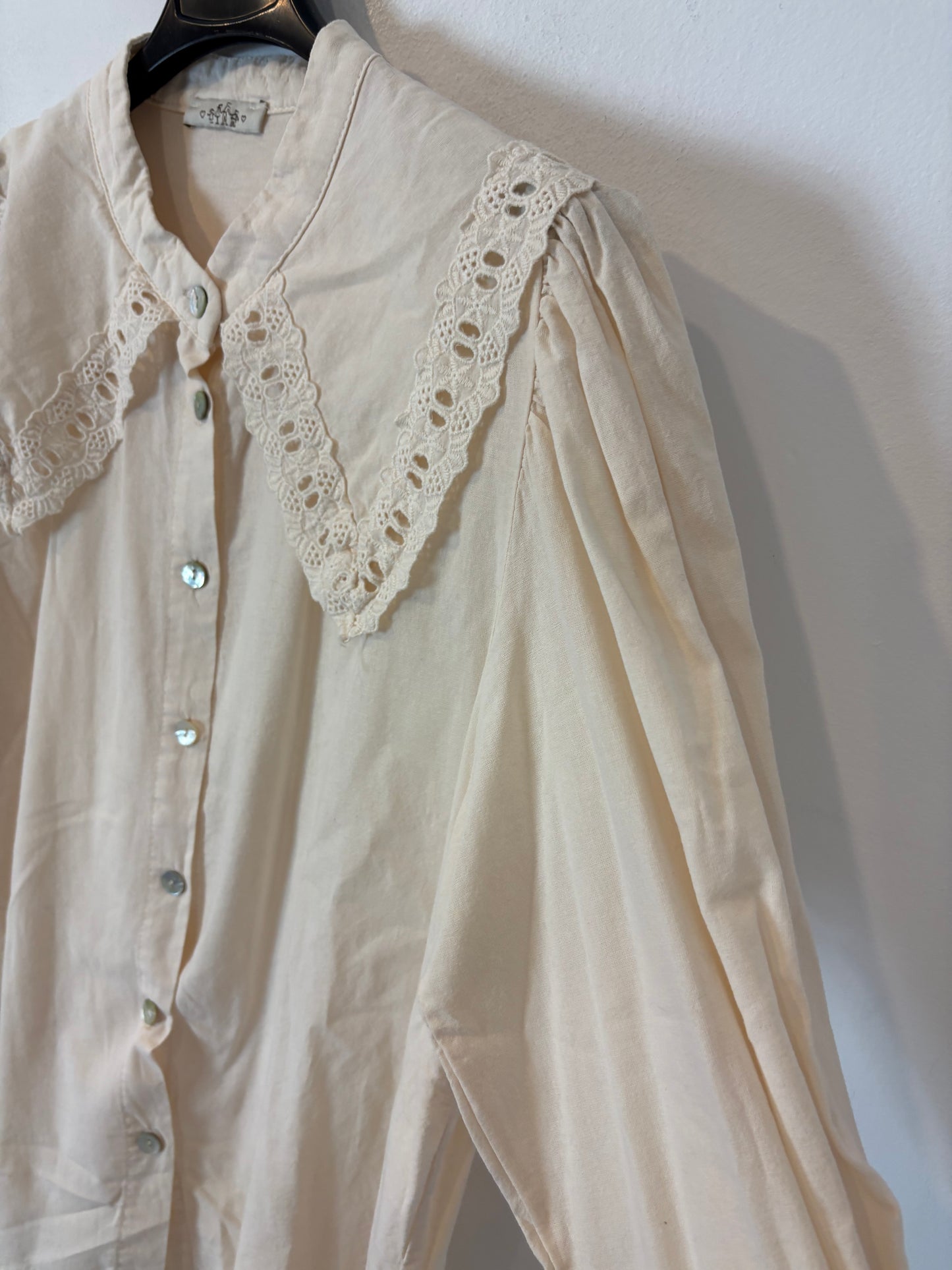 OTHERS. Flowy blouse with neck detail. TS
