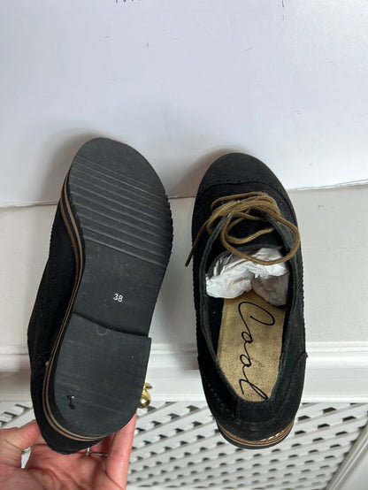 COOL. Zapatos negros cordones plataforma T.30