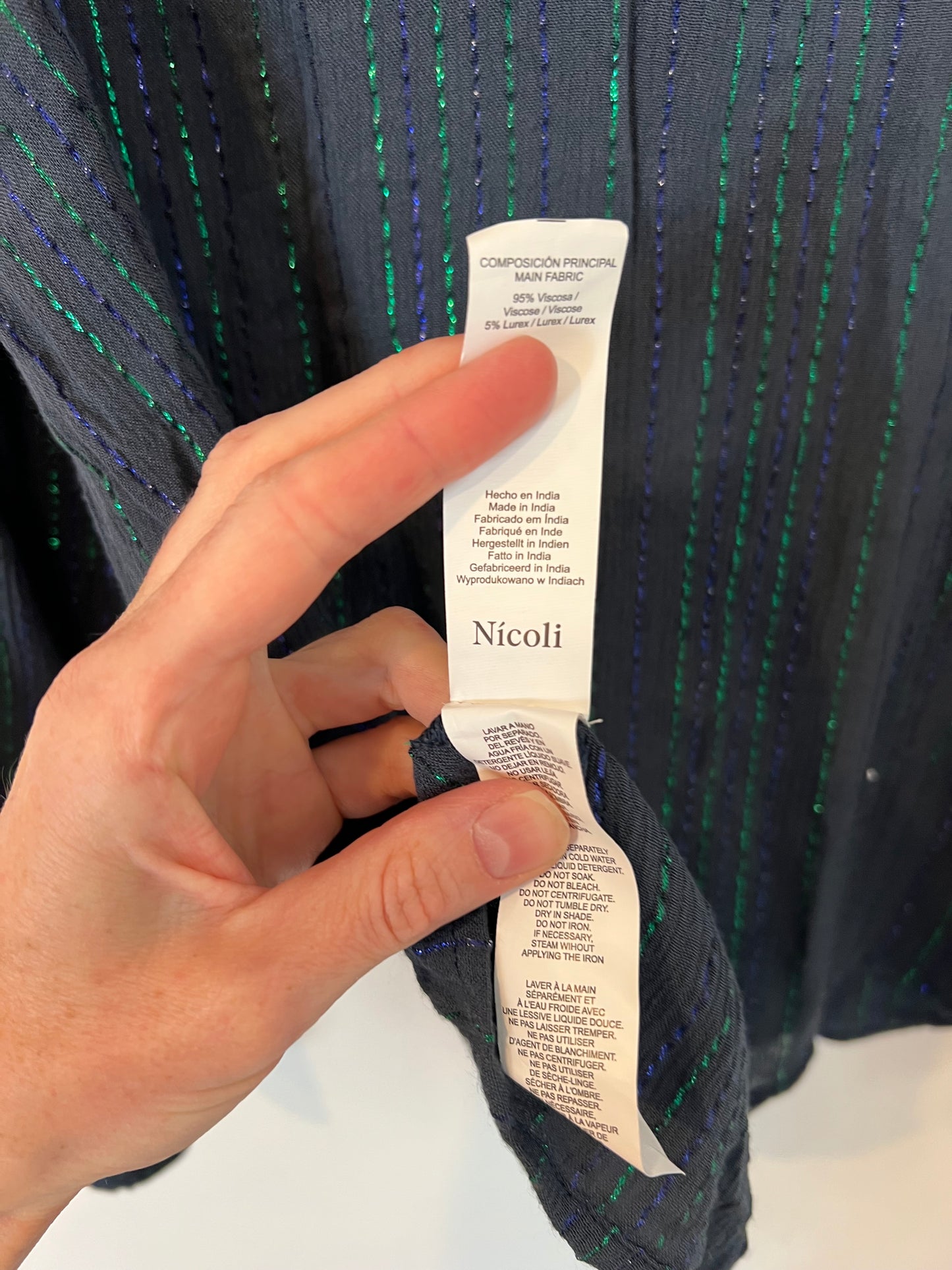 NICOLÍ. Blusa azul textura rayas metálicas T.m