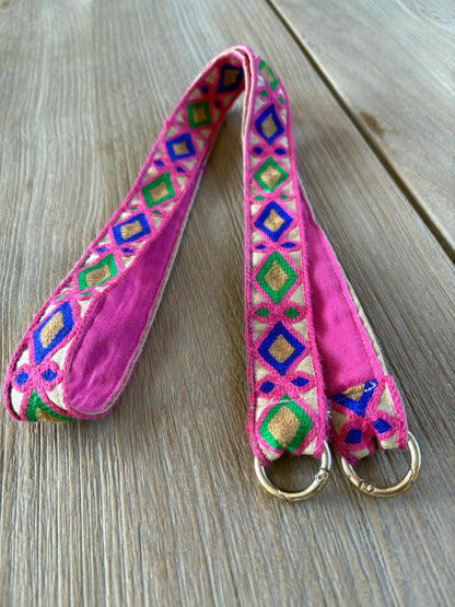 OTRAS. Asa para móvil bordados