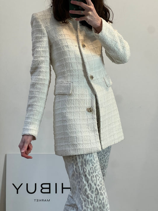 ZARA. Chaqueta tweed blanca