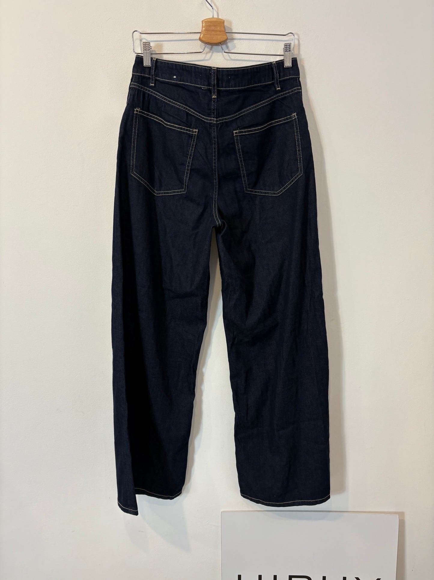 MANGO. Denim pata ancha costuras