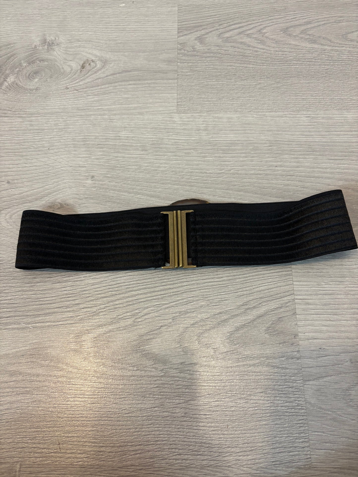 OTRAS. Cinturón negro elastico piedra