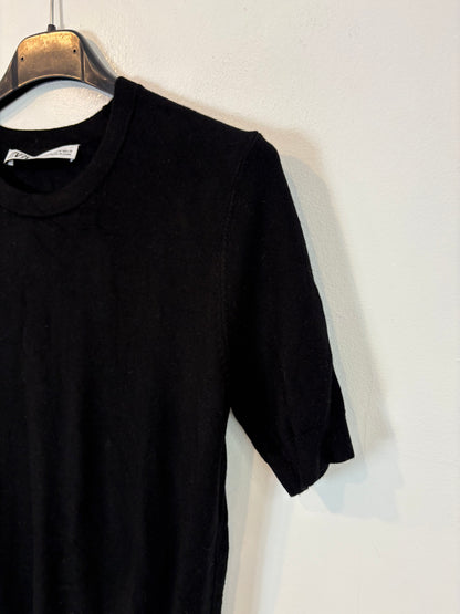ZARA. Black stretch knit top. TM