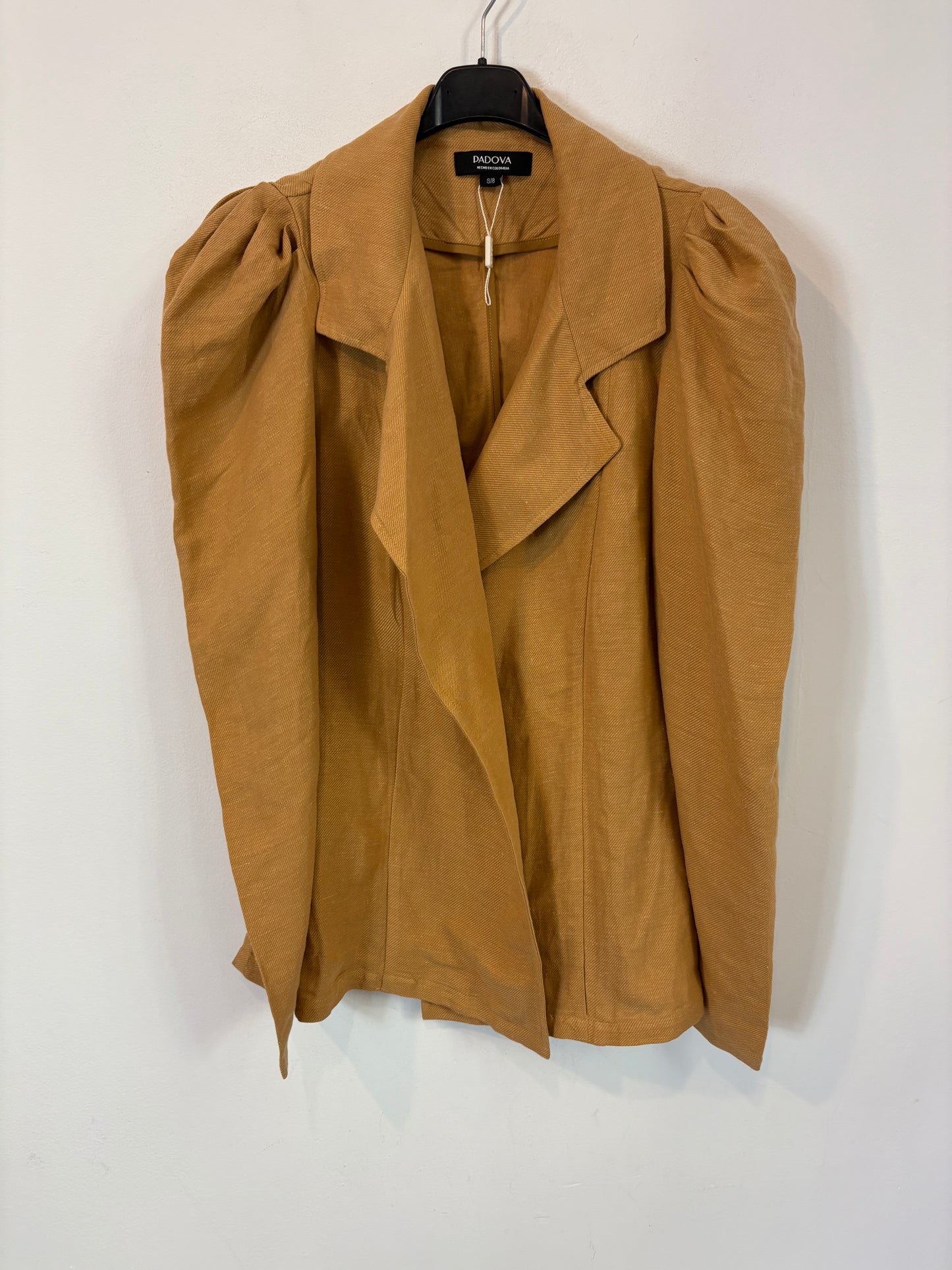 PADOVA. Textured camel jacket and trousers set. Size XS/S