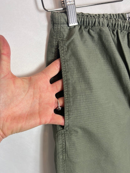 ZARA. Falda midi verde textura. T XS (Tara)