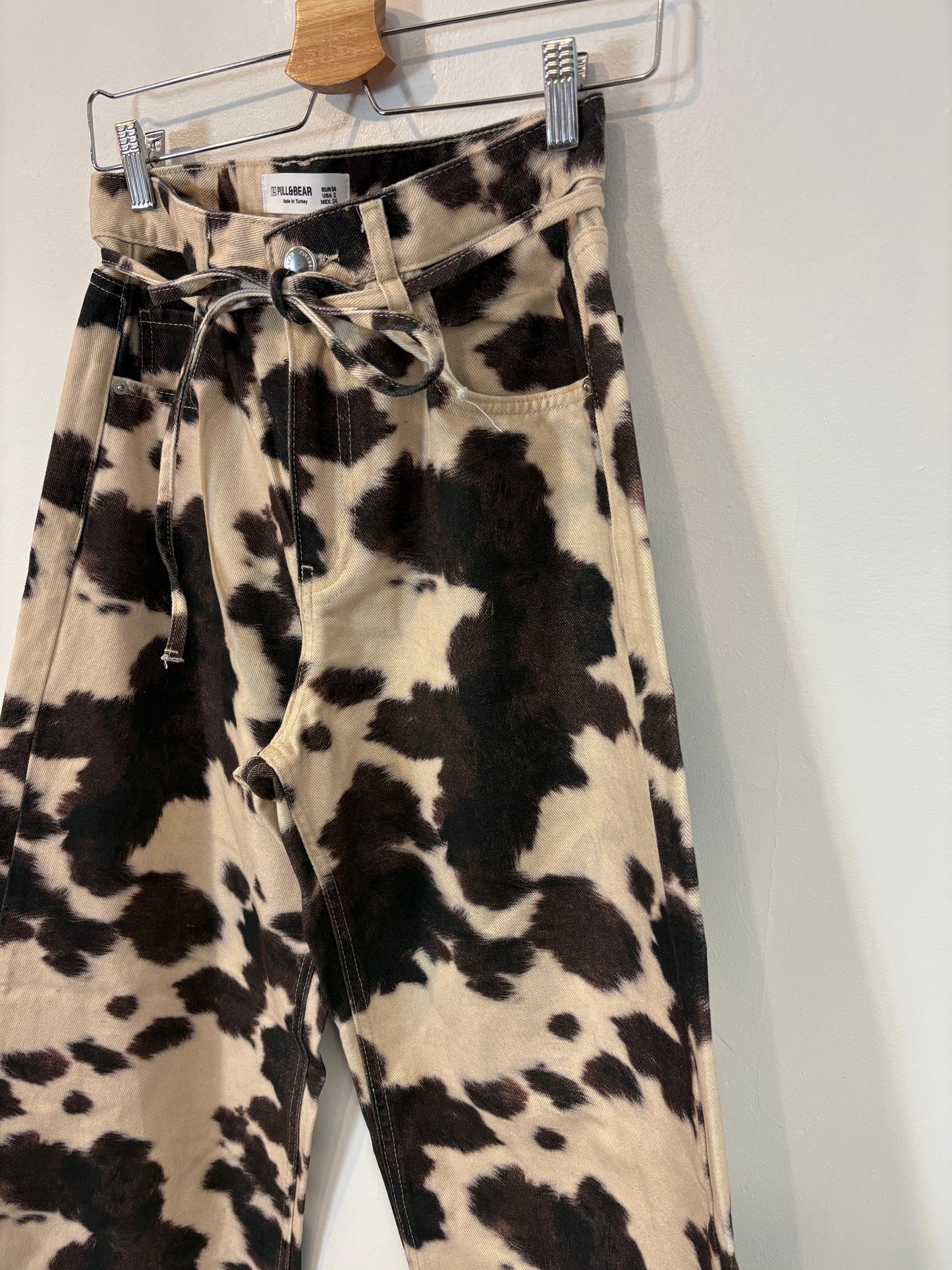 PULL&BEAR. Denim estampado pata ancha