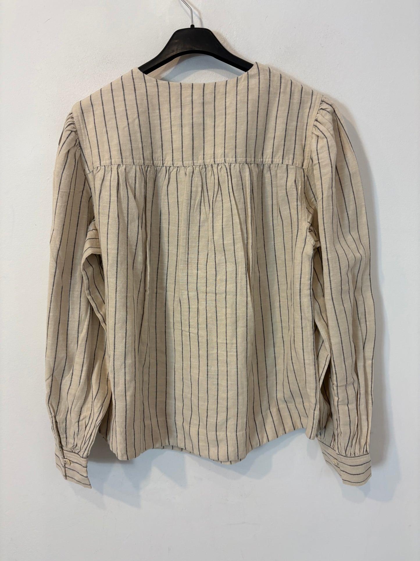 INTROPIA. Blusa beige rayas con lino