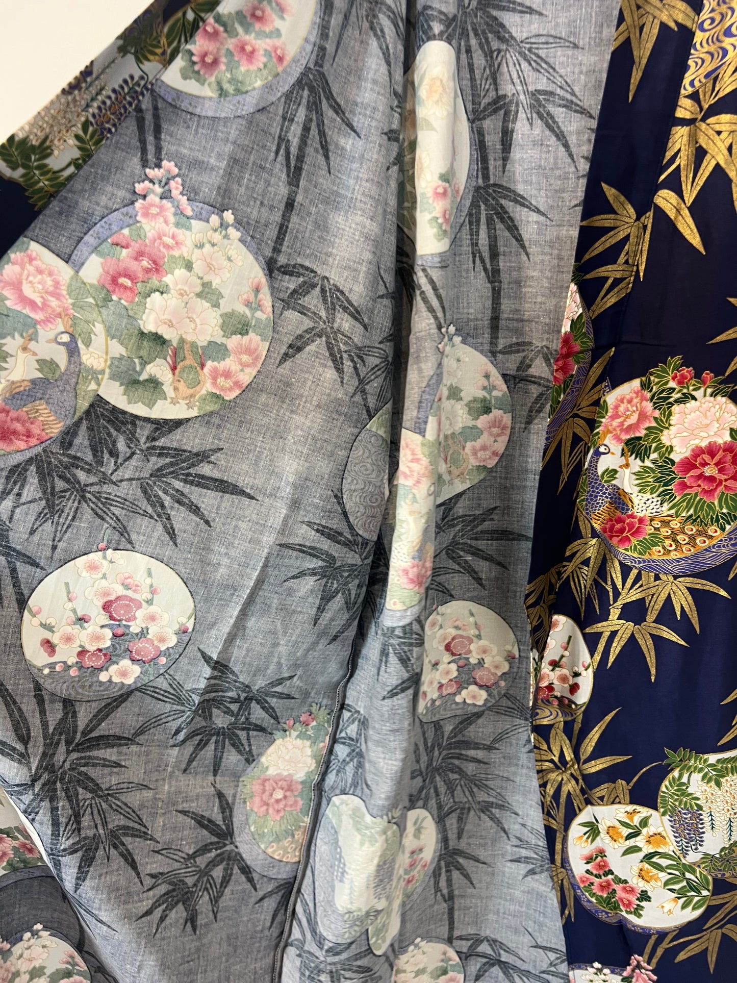 OTRAS. Kimono japonés azul estampado. T U