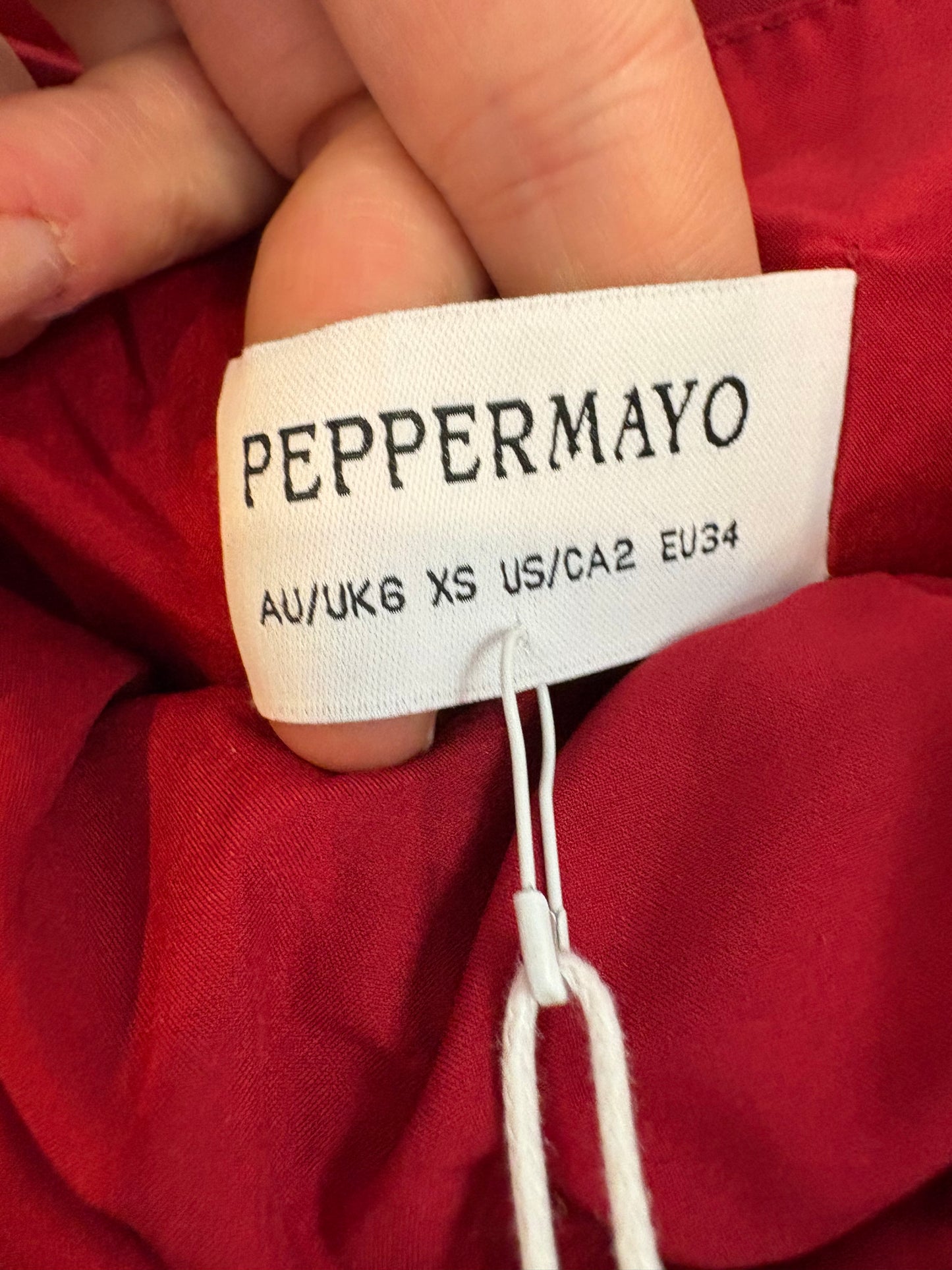 PEPPERMAYO. Vestido largo palabra de honor color vino. T XS