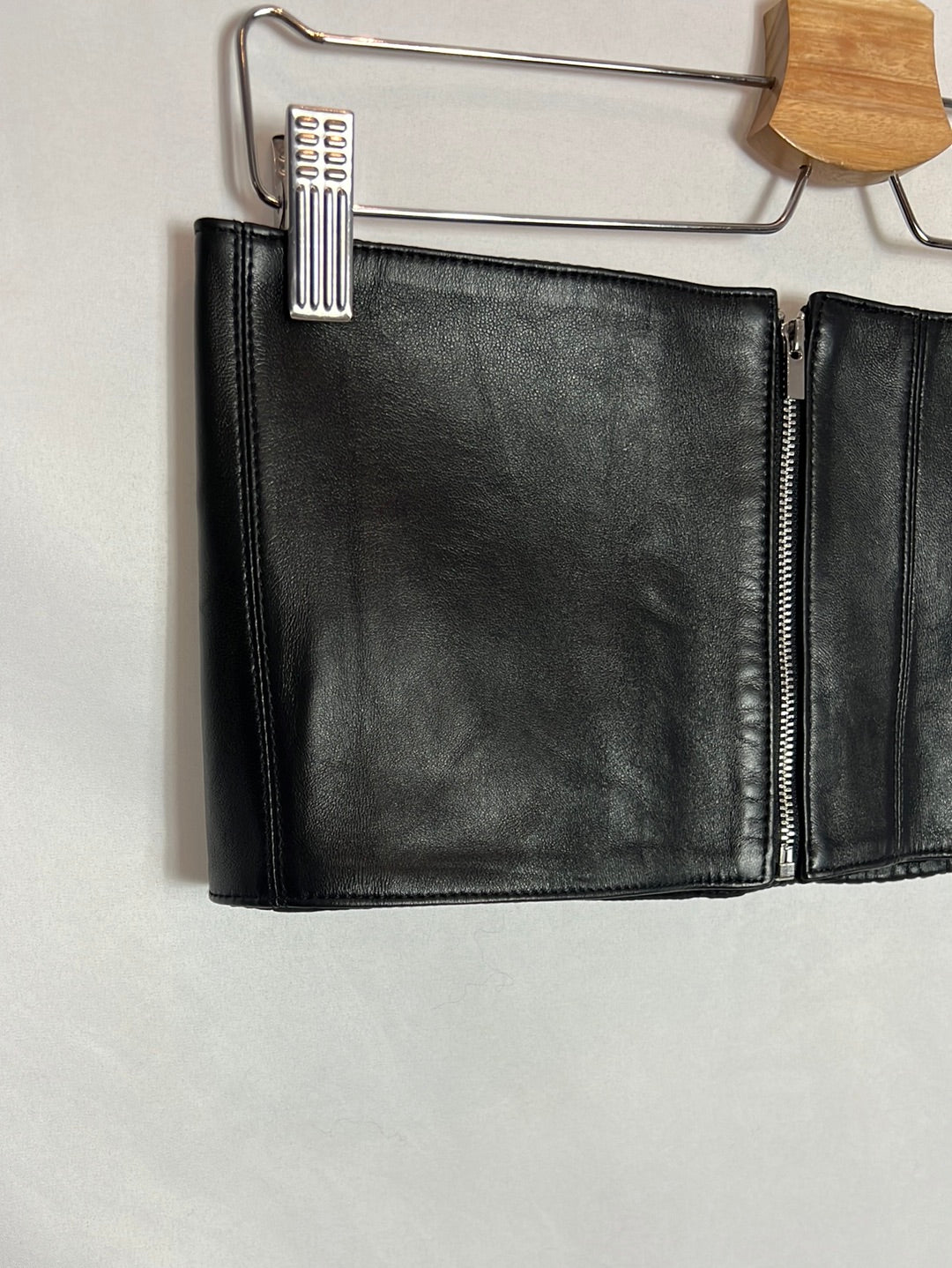 ZARA. Cinturón fajín piel cremallera. T S